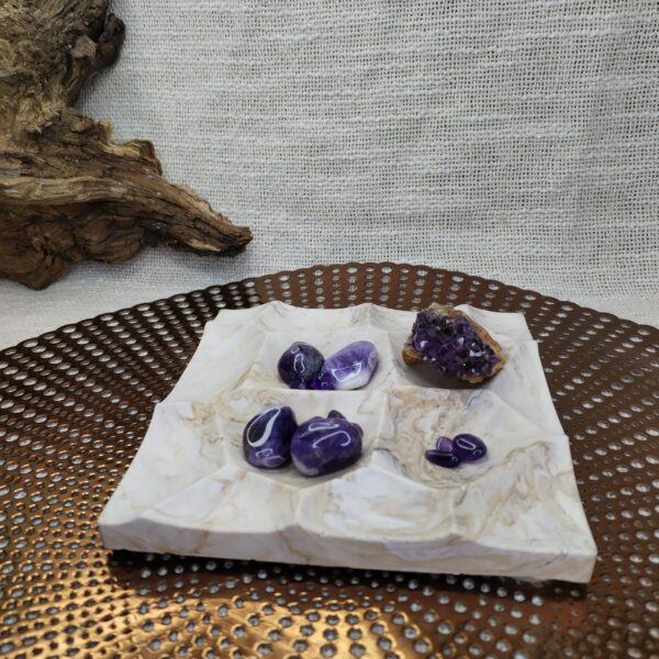Plateau Carré en Jesmonite pour Bijoux et Pierres Naturelles – Image 2